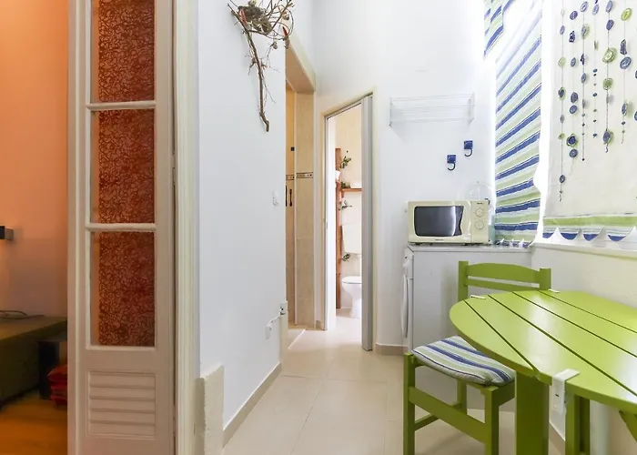 Red Almirante By Homing *