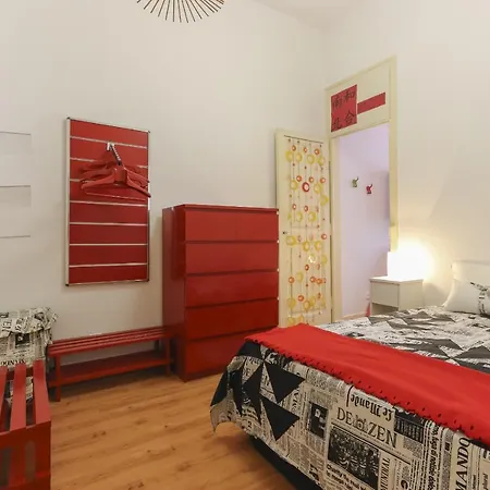 Red Almirante By Homing * Lisboa