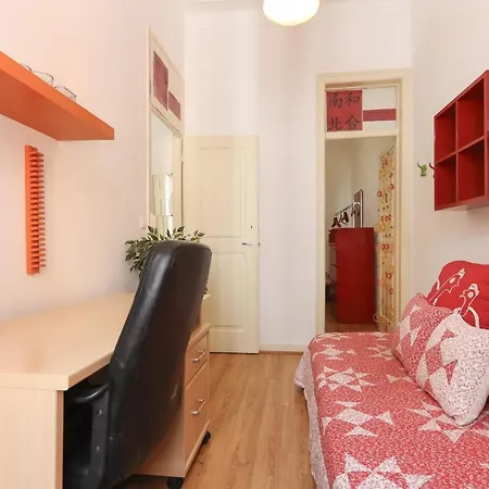 Red Almirante By Homing *